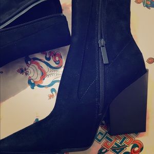 KENDALL AND KYLIE NWT Black Suede Ankle Boots.